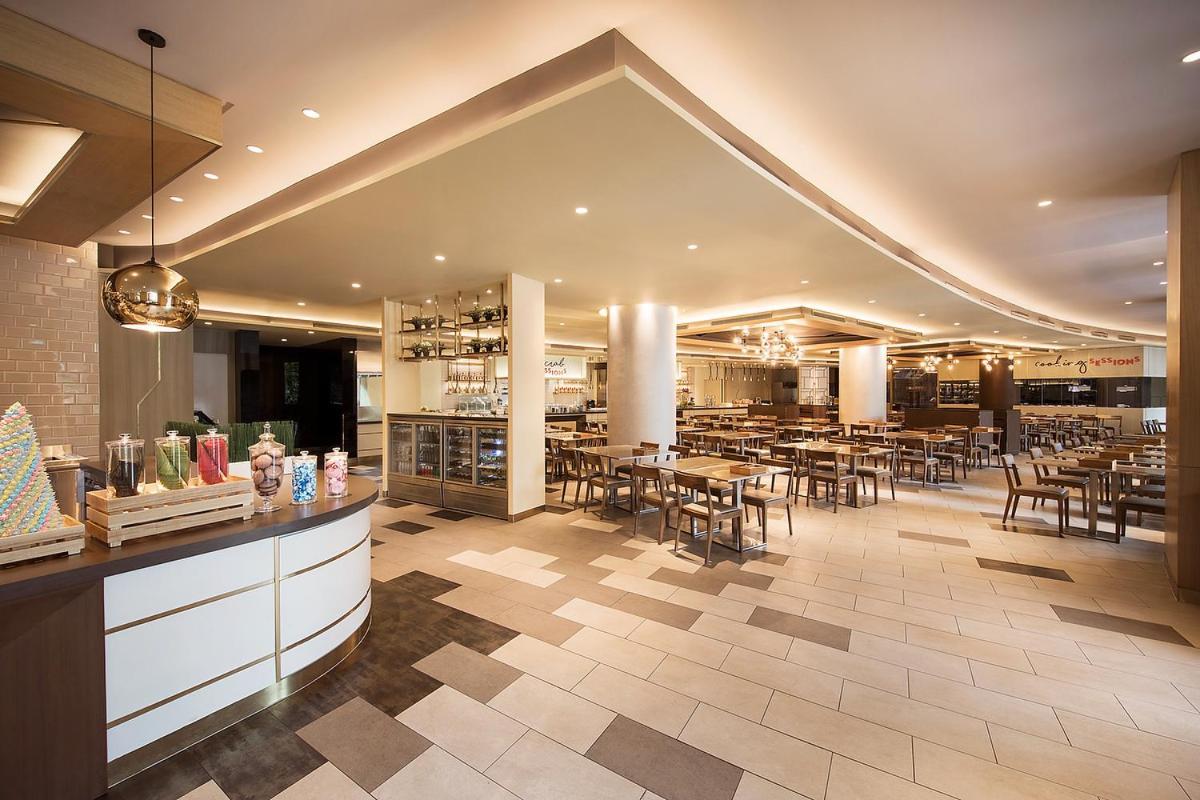 Resorts World Sentosa - Hotel Σιγκαπούρη Εξωτερικό φωτογραφία The interior of the restaurant