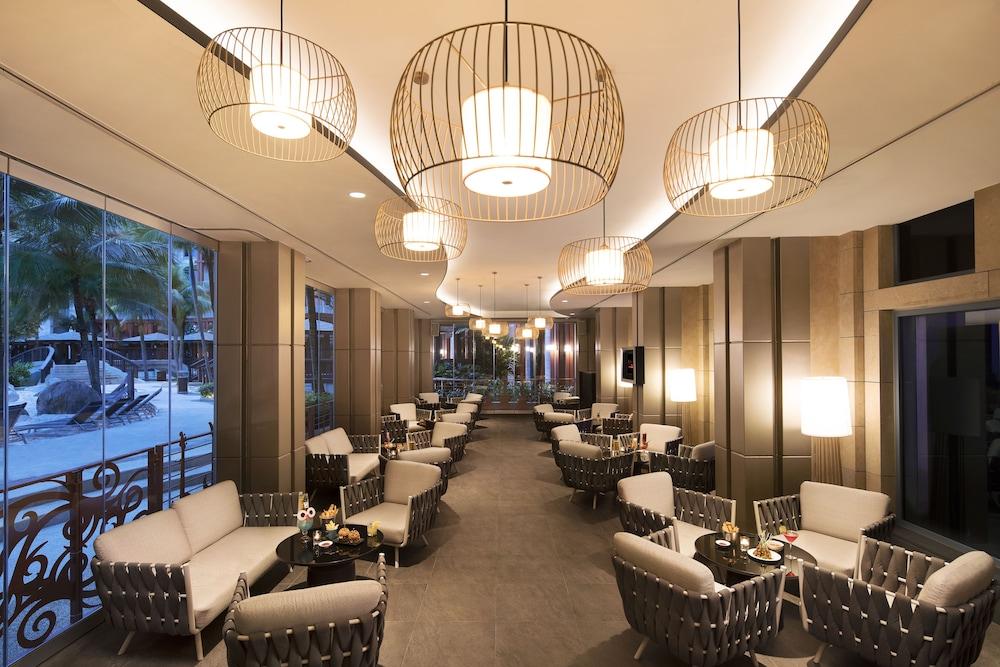 Resorts World Sentosa - Hotel Σιγκαπούρη Εξωτερικό φωτογραφία The interior of the lounge