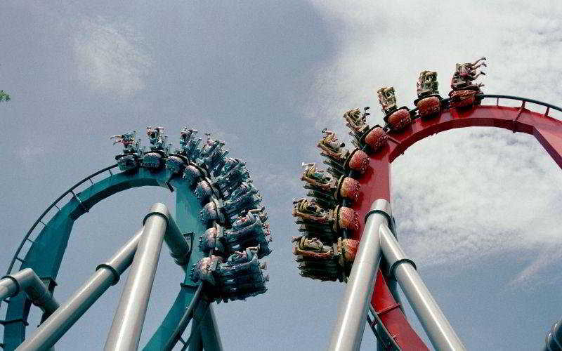 Resorts World Sentosa - Hotel Σιγκαπούρη Εξωτερικό φωτογραφία The two trains of the Dragon roller coaster