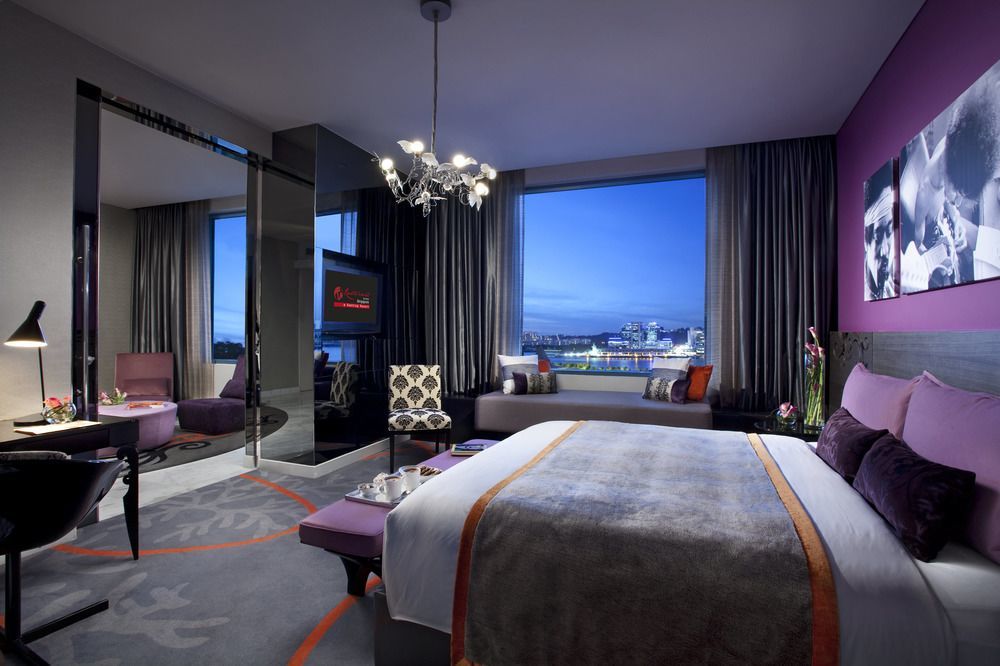 Resorts World Sentosa - Hotel Σιγκαπούρη Εξωτερικό φωτογραφία A suite at the hotel