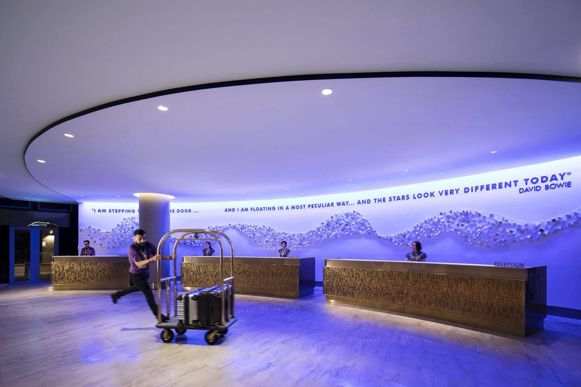 Resorts World Sentosa - Hotel Σιγκαπούρη Εξωτερικό φωτογραφία The lobby of the hotel