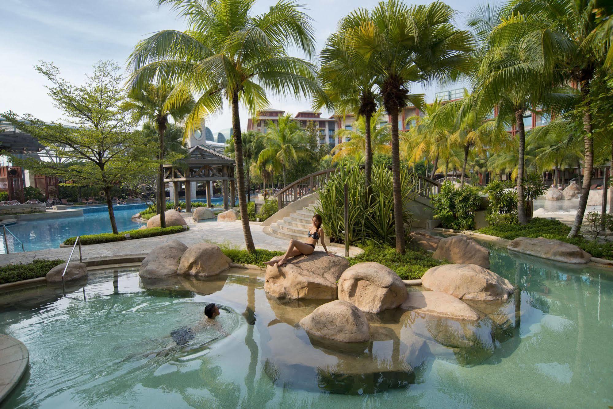 Resorts World Sentosa - Hotel Σιγκαπούρη Εξωτερικό φωτογραφία The Rock Pool